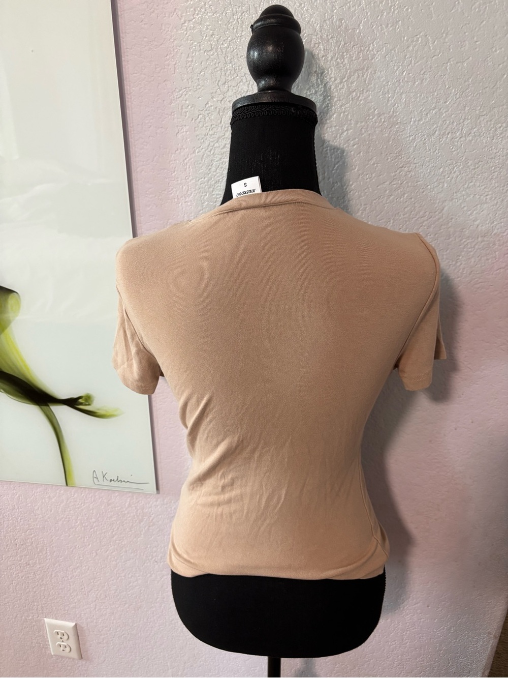 Shirt size small - Picture 3 of 5